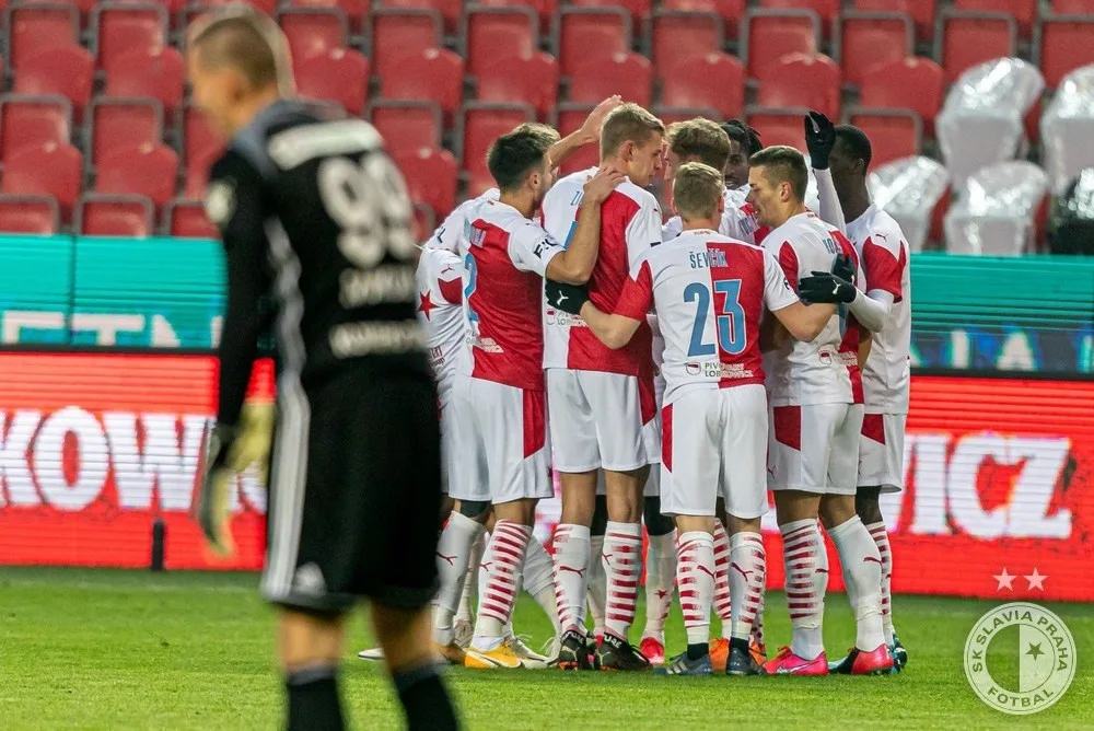 Fotbalisté Slavie porazili Boleslav 1:0. Sparta prohrála v Plzni 1:3