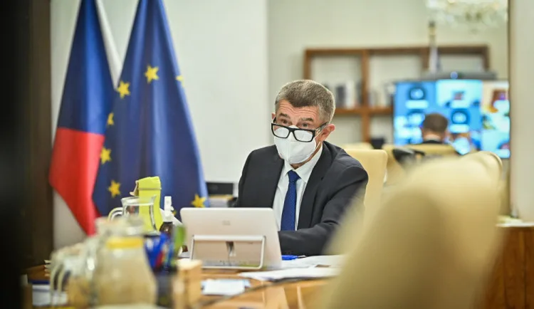 Prvňáci a druháci by se podle Babiše mohli vrátit do škol již 18. listopadu