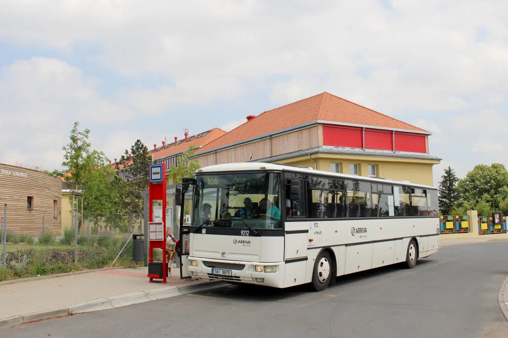Od 18. listopadu budou obnoveny školní linky. Prvňáci a druháci se vracejí do školy