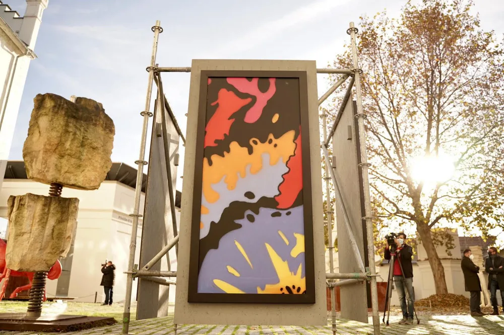 FOTO: Na dvoře Musea Kampa bude k vidění graffiti z Křižíkova pavilonu. Charitativní aukce pomůže lidem s rakovinou