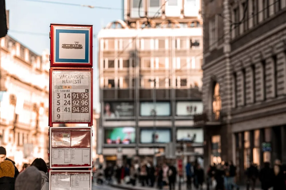 Jízdní řády pražské MHD se kvůli posunu zákazu vycházení nemění