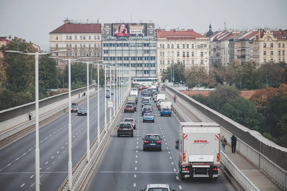 Praha zpřísní vjezd nákladních automobilů do města