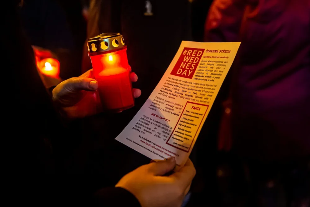 Hlavní město se letos připojuje k tzv. Červené středě, připomínce lidí pronásledovaných pro víru