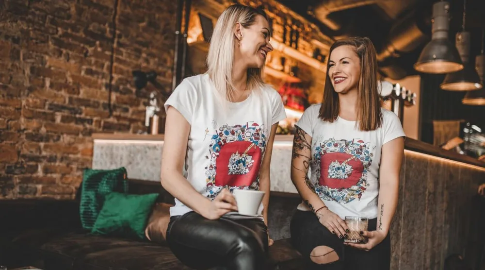 Když nemůže čtenář za Drbnou, Drbna přijde za čtenářem. Registrujte se a odhalte výhody