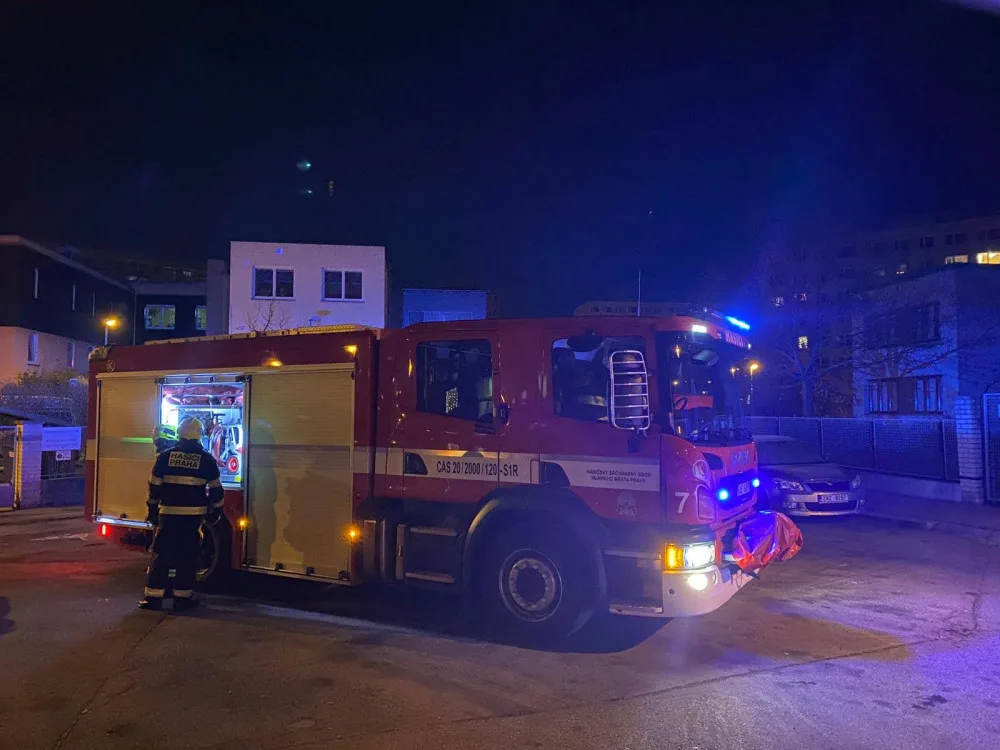 FOTO: Pražští hasiči zažili nejklidnější silvestr za posledních deset let. Václavák zel prázdnotou