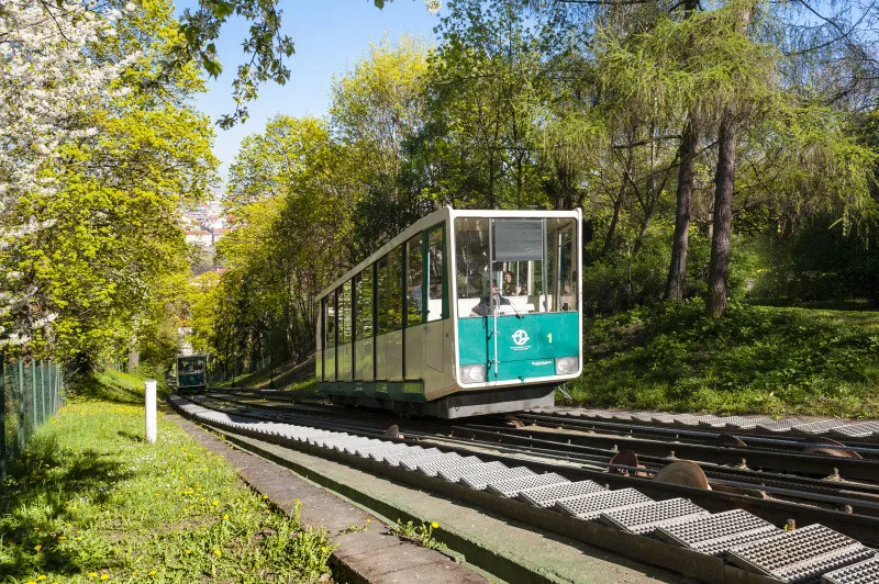 Lanovka na Petřín bude mít nové vozy a novou trať. Náklady na opravu přesáhnou 200 milionů