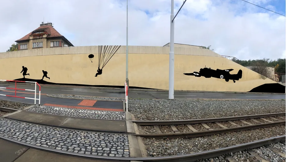 FOTO: Praha 8 si připomene atentát na Heydricha. Nad Vychovatelnou vznikne mural