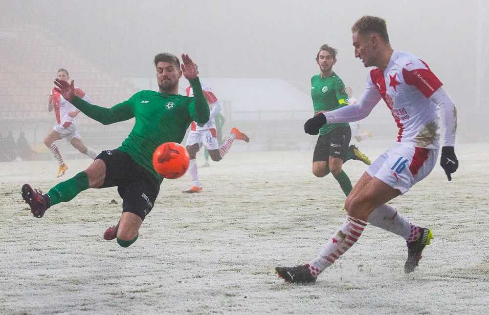 Slavia po dvou vlastňácích jen remizovala v Příbrami. Sparta s Vrbou vyhrála v Olomouci