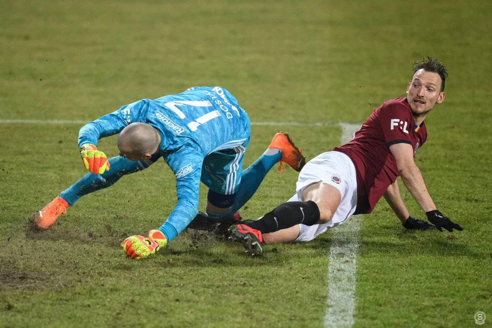 Sparta vyhrála ve Zlíně. K vítězství pomohla sporná penalta i nepovedená malá domů