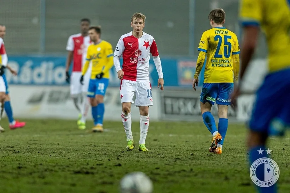Po remíze se soupeřem z Premier League přišla remíza s Teplicemi. Slavia veze ze Stínadel jen bod