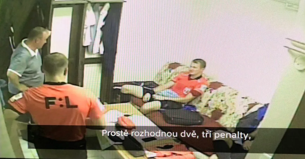 „Zlomte vaz... soupeři,“ nabádal šéf Vyšehradu rozhodčí. Organizovaná skupina ovlivňovala zápasy