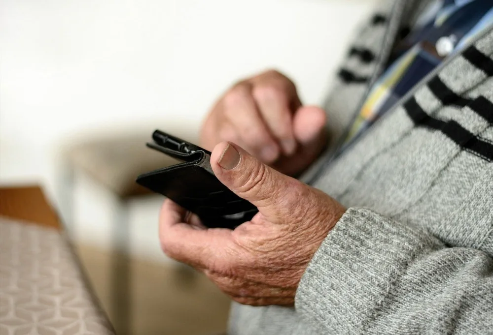 První den se k očkování registrovalo 200 tisíc lidí nad 70 let