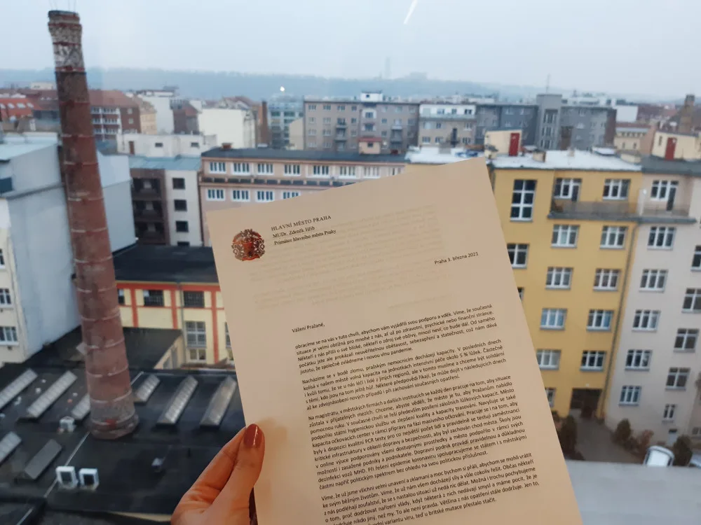 Politici napsali Pražanům dopis. Vyjadřují v něm podporu a vděk