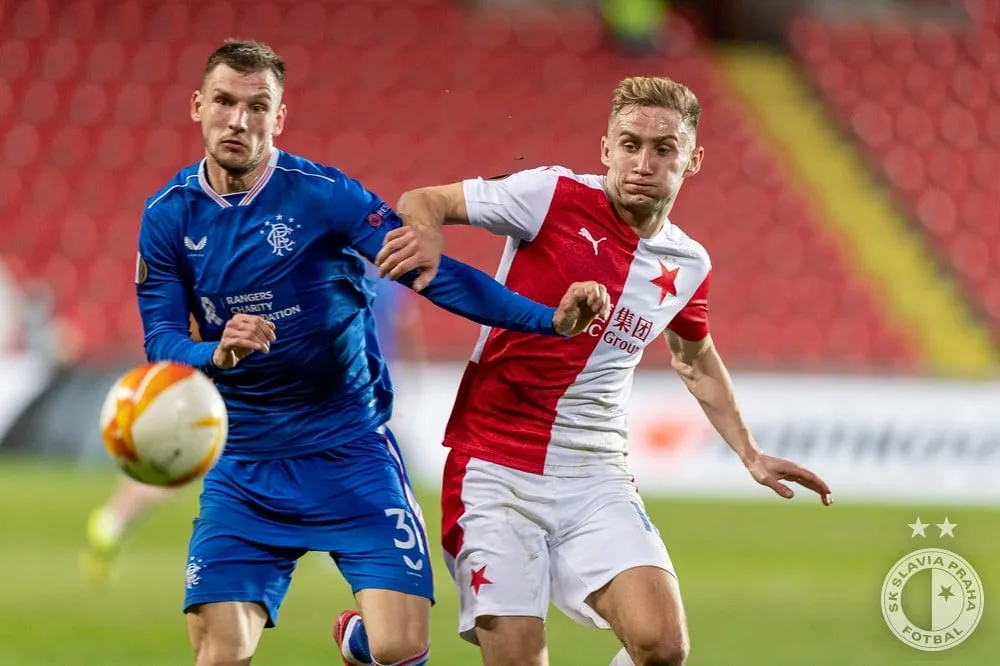 Slavia v Edenu po skvělé první půlce vybojovala proti Rangers remízu 1:1