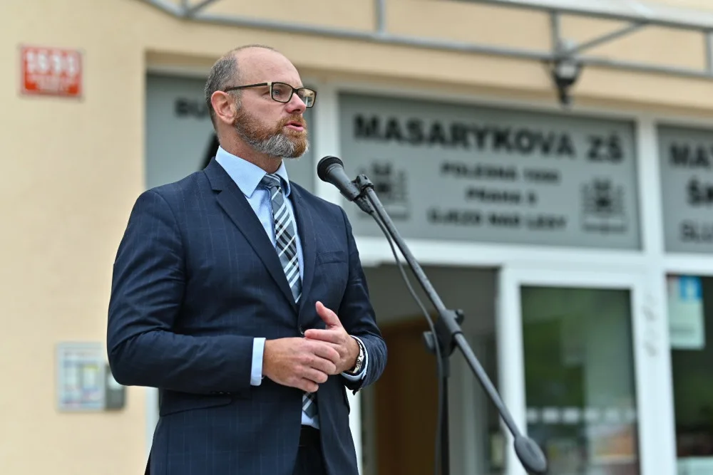 Žáci prvního stupně a předškoláci by se měli do škol vrátit od 12. dubna