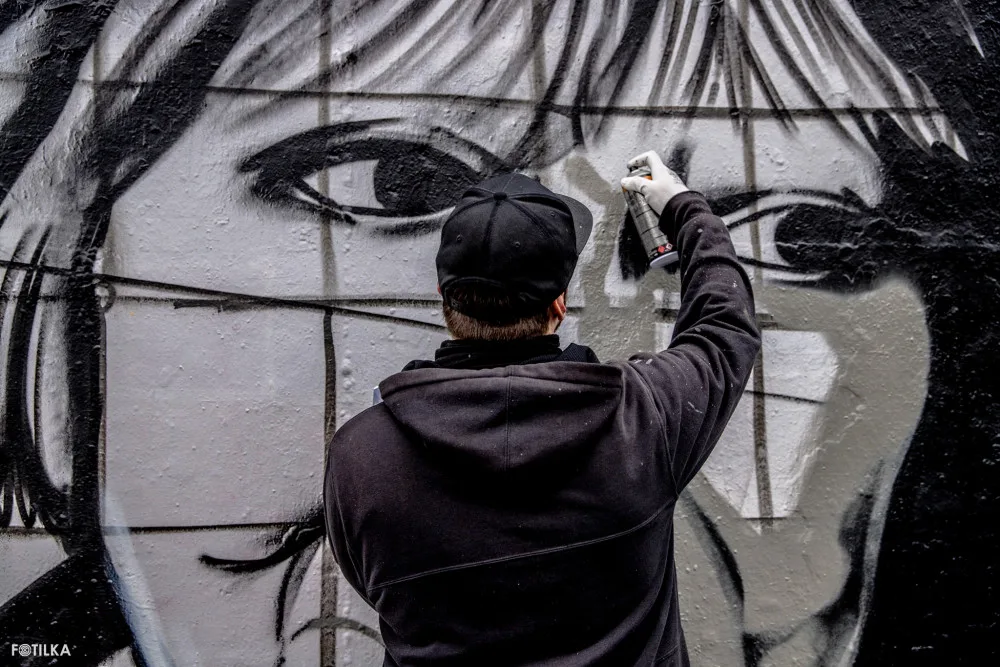 MuralArt vznikl jako vzpomínka na Hanu Hegerovou v pražských Hlubočepích