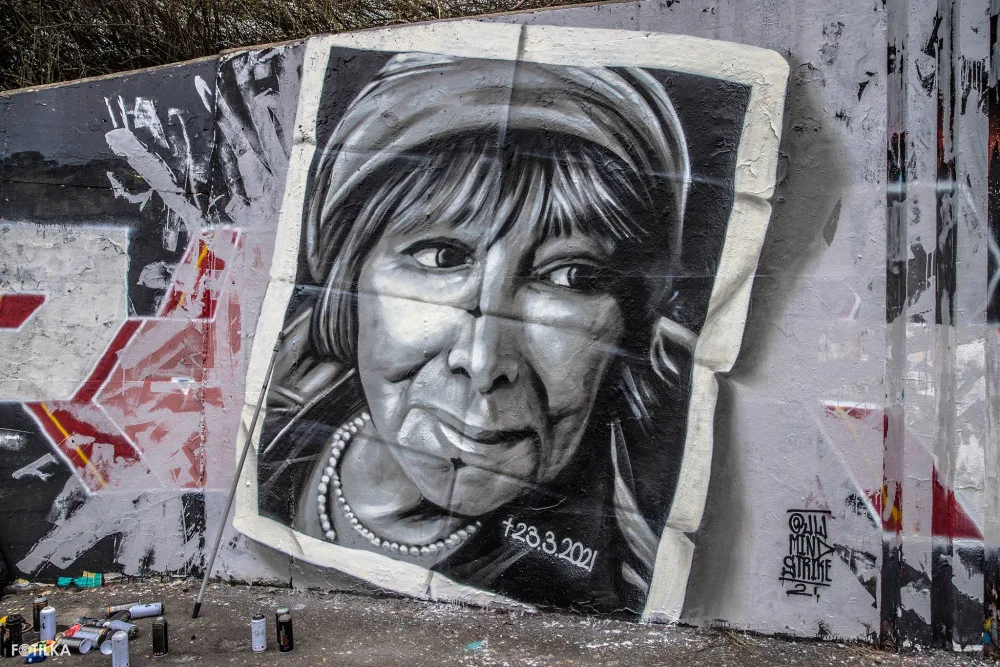 MuralArt vznikl jako vzpomínka na Hanu Hegerovou v pražských Hlubočepích
