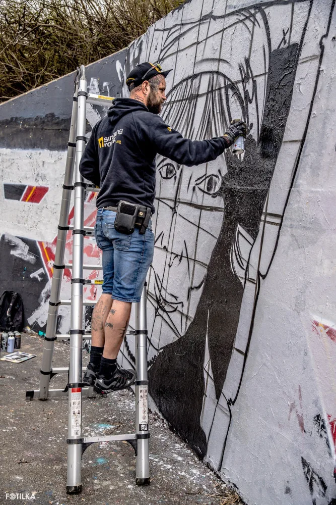 MuralArt vznikl jako vzpomínka na Hanu Hegerovou v pražských Hlubočepích