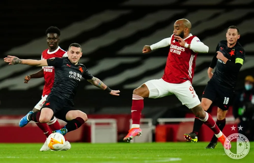 Slavia remizovala s Arsenalem 1:1. Pražané vyrovnali v 94. minutě