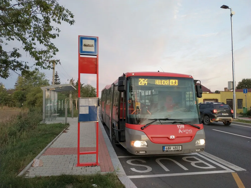 V pondělí se obnoví provoz školních autobusů