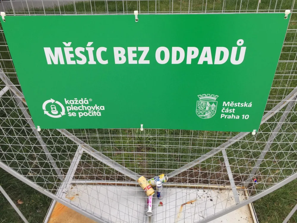 Velké srdce vzniklo na Zahradním Městě v Praze 10. Má motivovat ke sběru plechovek