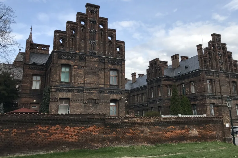 Porodnice U Apolináře patří mezi nejdéle nepřetržitě fungující porodnice na světě. Vznikla v roce 1875