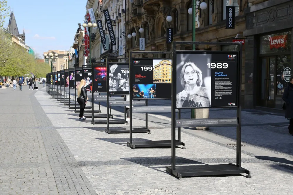 Jackson, Bowie nebo Stouni. V Praze probíhá výstava fotek z těch nejlepších akcí v Česku