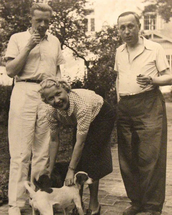 Ferdinand Peroutka Olga Scheinpflugová a Karel Čapek na Strži v roce 1938