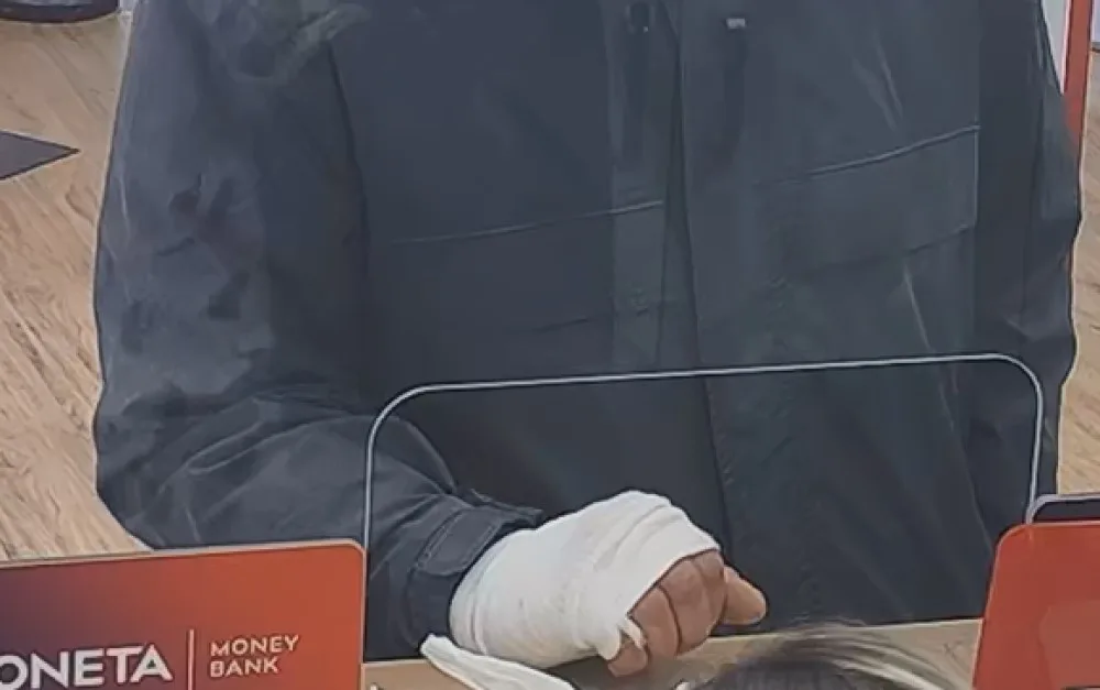 Policie dopadla muže, který vykradl banku v Praze. Hrozí mu deset let vězení