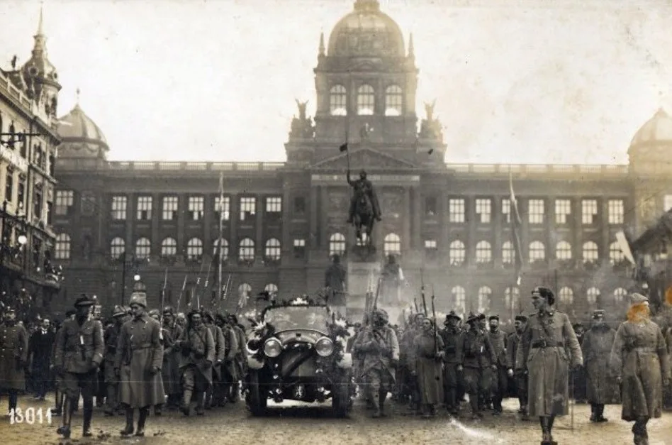 Příjezd prezidenta Masaryka do osvobozené vlasti