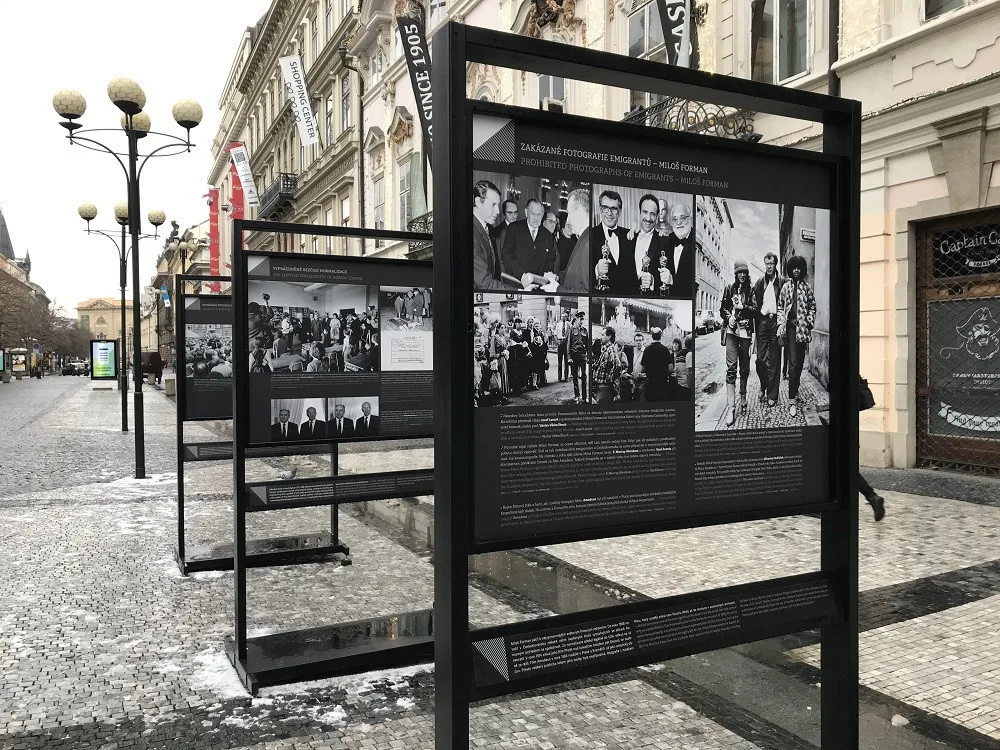 V lednu a v únoru bylo možné výstavu zhlédnout v ulici Na Příkopě