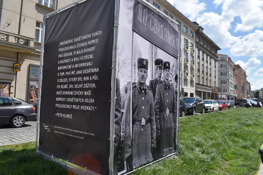 Venkovní výstava v Praze 6 připomíná odchod posledních sovětských vojáků z Československa