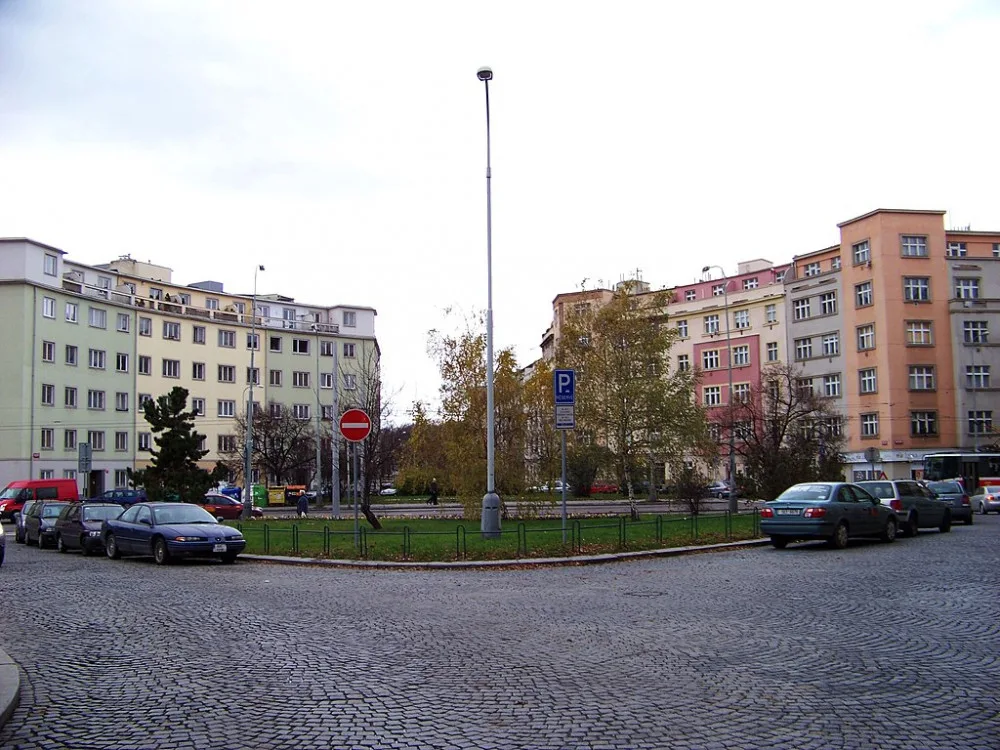 Basilejské náměstí na Žižkově čeká proměna. Vznikne zde křižovatka se semafory i veřejné prostranství