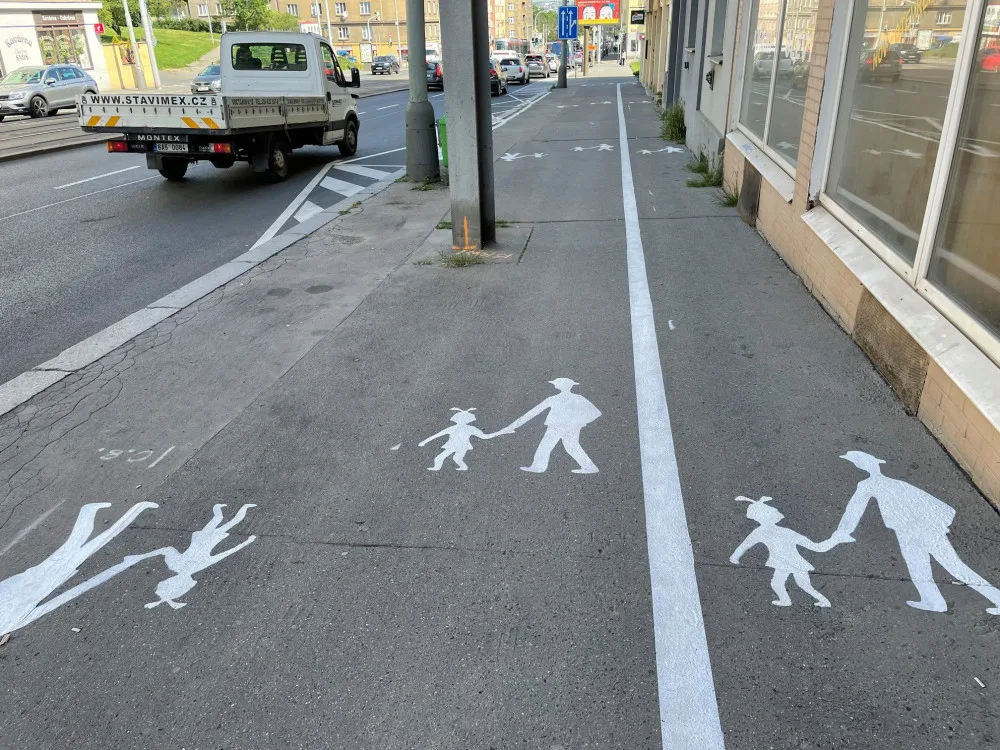 TSK rozdělilo chodníky na Žižkově napůl bílou čárou. Mysleli jsme si, že jde o recesi, říká starosta