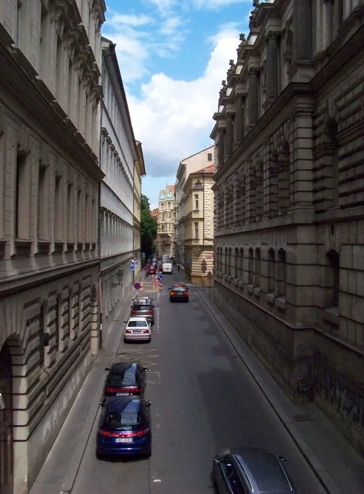 Most přes Divadelní ulici se začne opravovat 17. června. Řidiči se musejí připravit na omezení