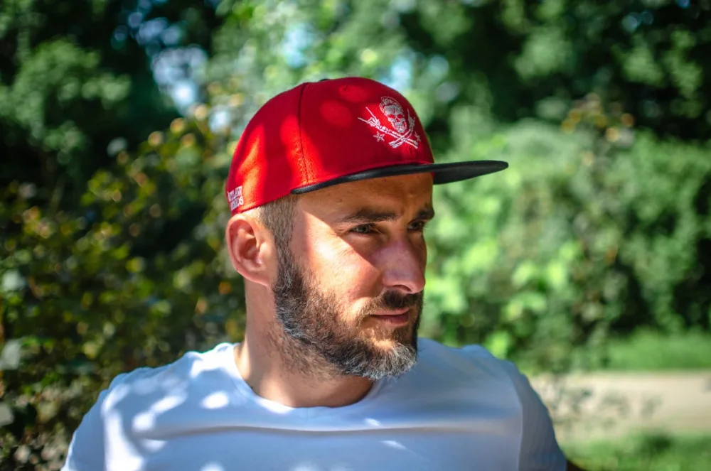 Od chlastu a průserů ke spokojenému životu. Přečtěte si příběh Letenského manžela