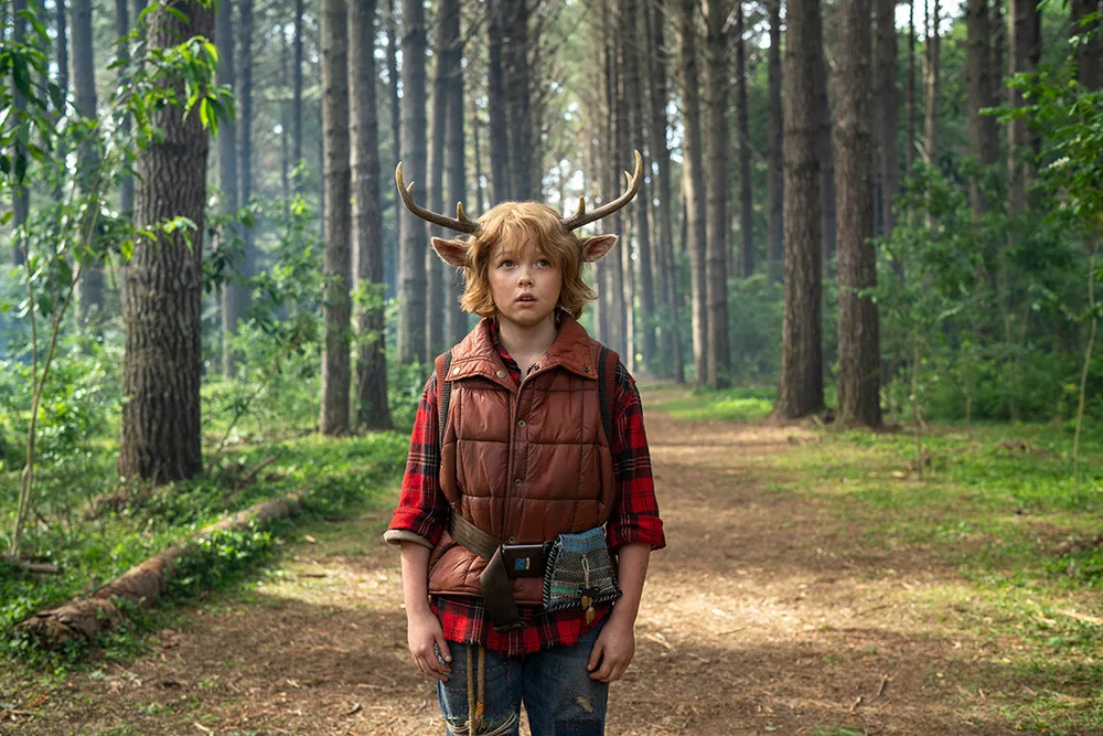 Netflix sází na postapokalyptické sci-fi thrillery a příběh jeleního chlapce, HBO na terapii