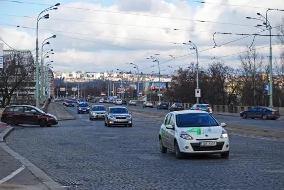 Hlávkův most dostane nový povrch. Řidiče čeká dopravní omezení