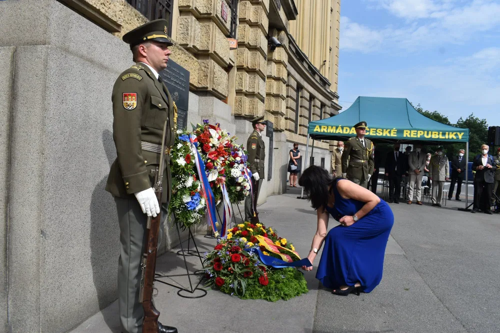 Od justiční vraždy generála Píky uplynulo 72 let. Jeho památku uctili politici i jeho rodina