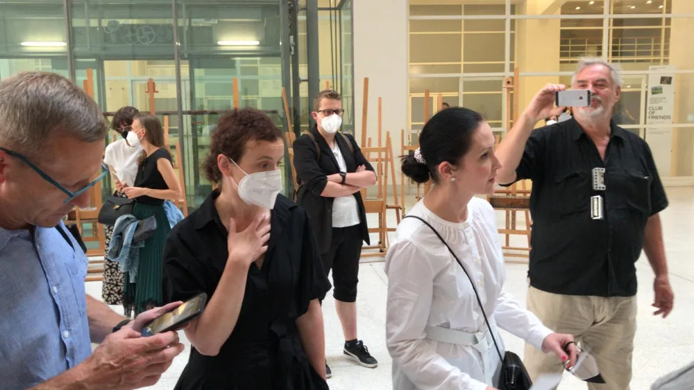 Umělci obsadili Národní galerii. Upozorňují na její sestupující kvalitu
