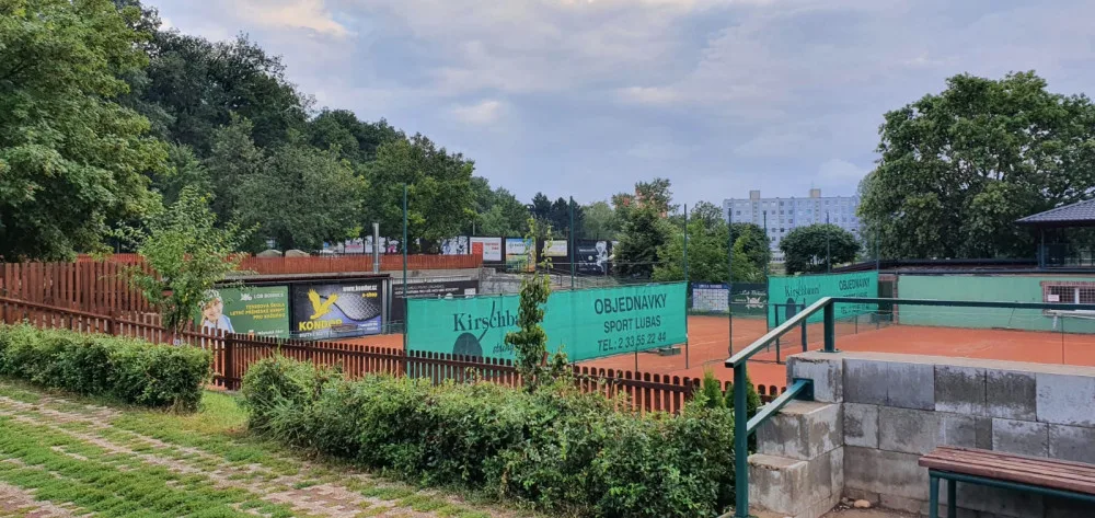 Tenisový klub Lob S.A. Bohnice chystá tenisové kempy. Není to žádná spartakiáda, říká trenér