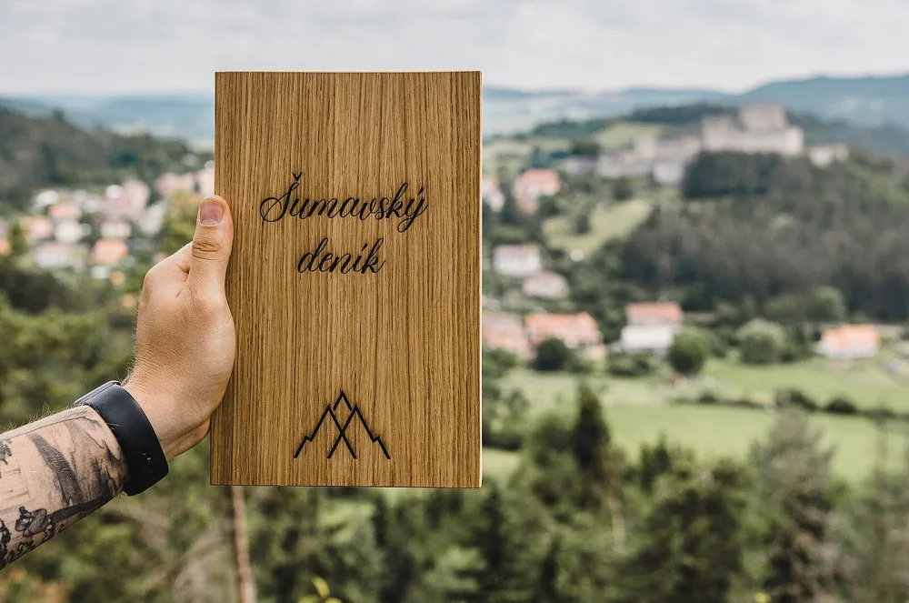 Mladí manželé z Prahy založili projekt Fotíme Šumavu, teď vytvořili i Šumavské deníky
