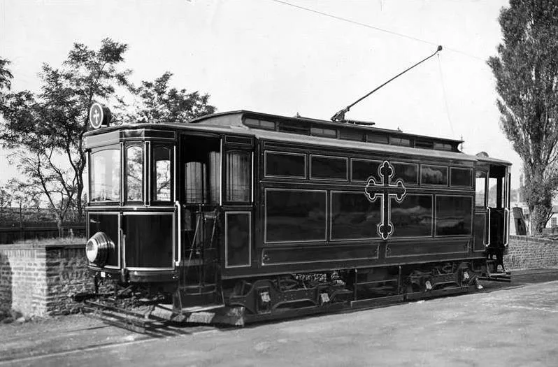Černá Máry jezdila po Praze dva roky. Pohřební tramvaj vozila těla mrtvých vojáků