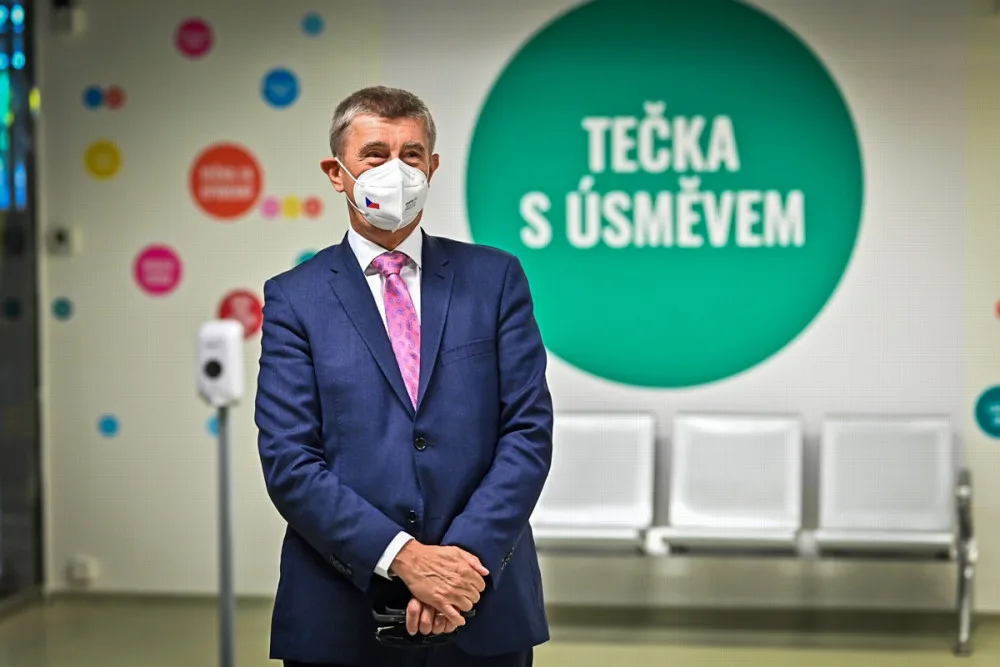 Boty nebo mobil za očkování. Na nádraží se první den nechalo očkovat 240 lidí, na Chodově 600