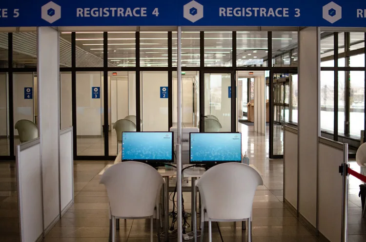 Bez registrace lze nově očkovat proti covidu i na Vyšehradě, v O2 universum a ÚVN