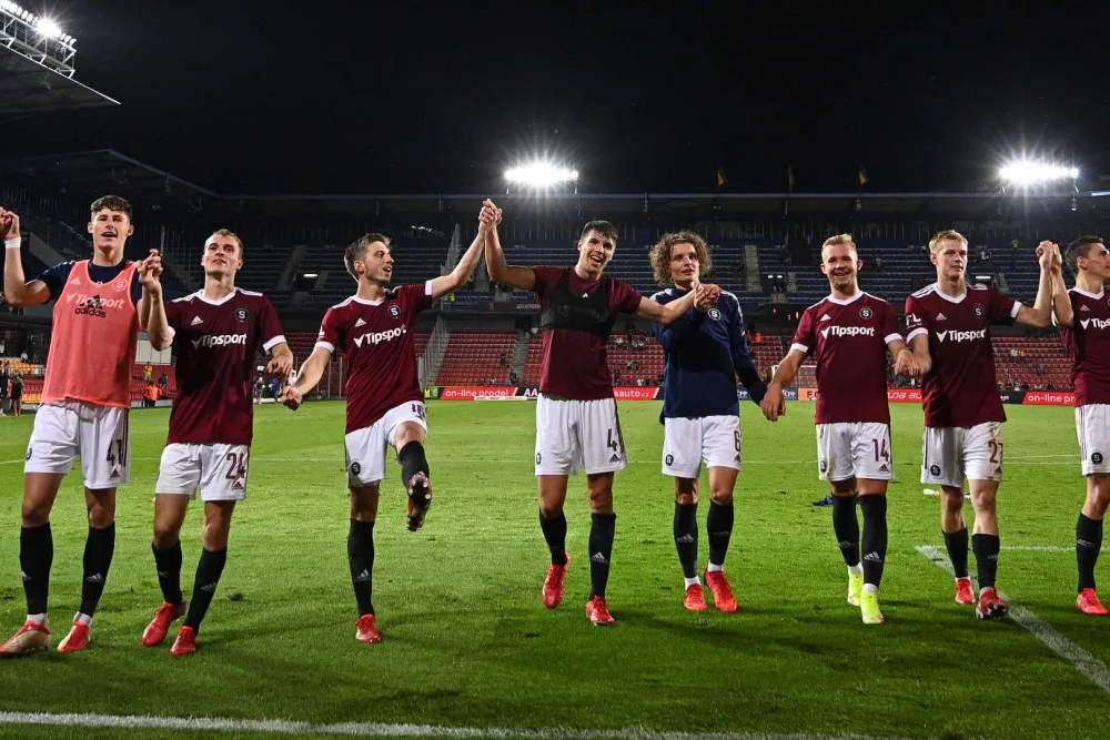 Sparta porazila Hradec Králové 4:0 a vrátila se do čela tabulky