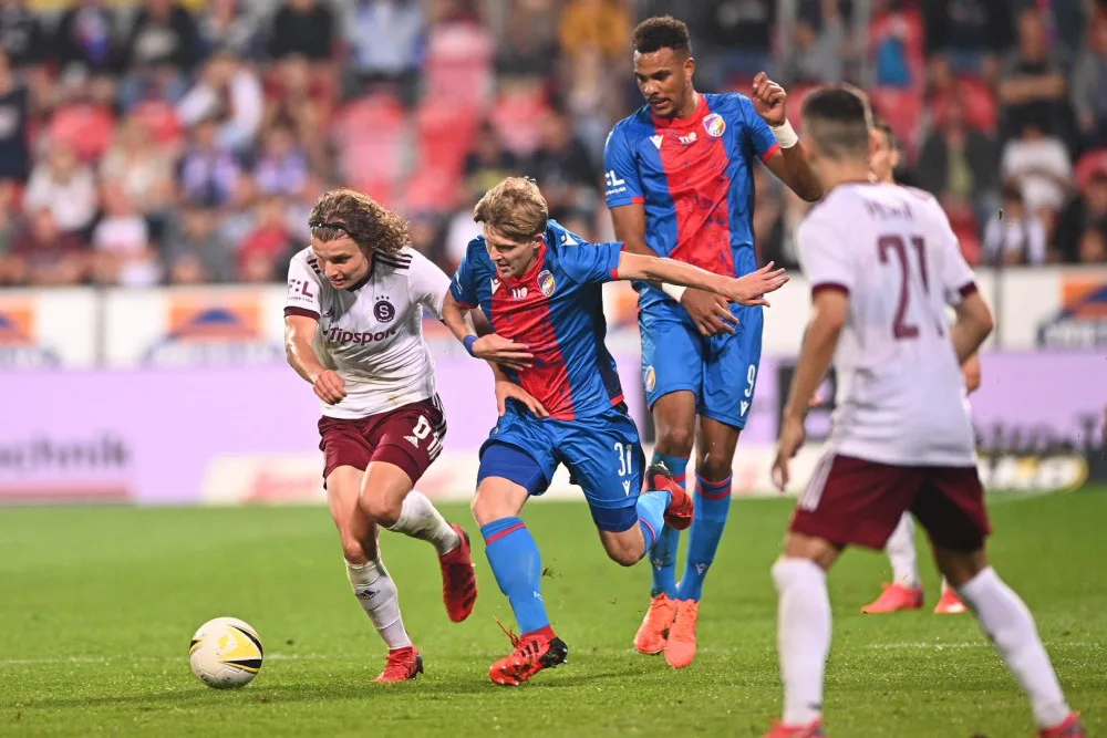 Sparta poprvé v sezóně prohrála. Plzeň zvítězila 3:2 a střídá letenské v čele tabulky