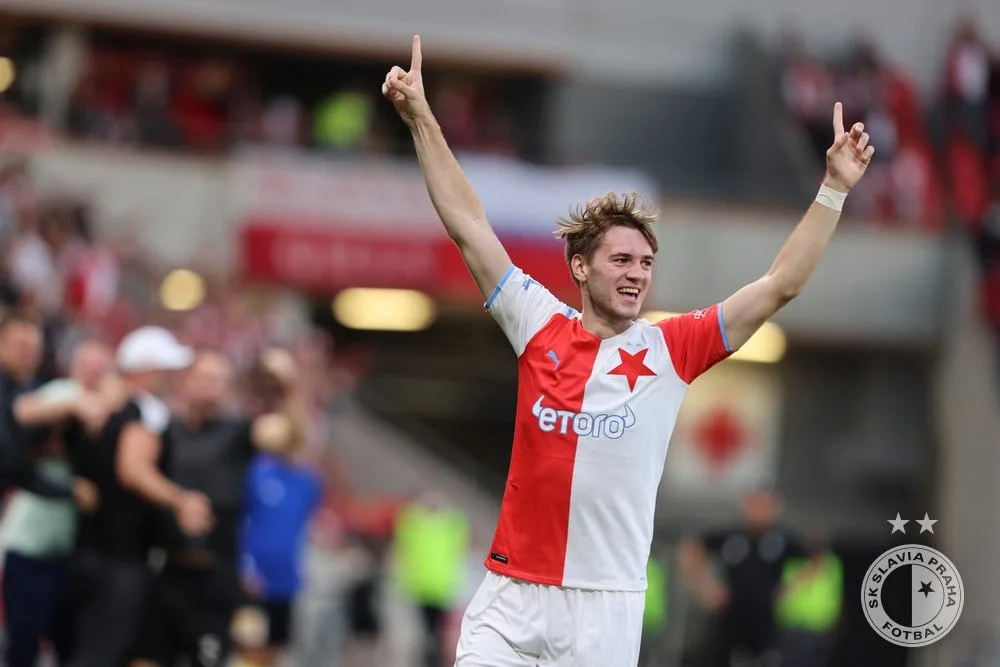 Mandousova premiéra, Samkův rychlý gól a dramatický závěr. Slavia porazilo Slovácko