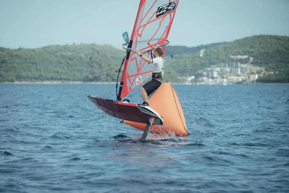 Doufám, že se windsurfing do povědomí veřejnosti opět vrátí, přeje si šampion Petr Čech