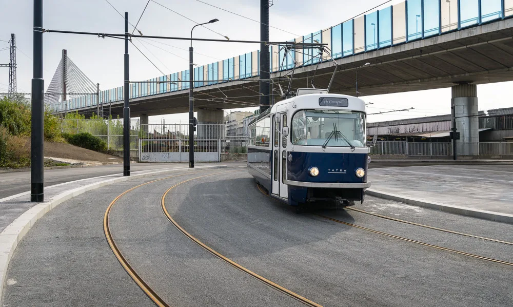 Tramvajová smyčka na Zahradním Městě je dokončena. Vlaková zastávka bude v provozu od 24. září